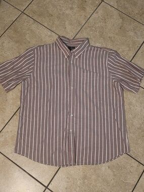 Dockers Men's Short-Sleeve Button-Down Shirt in Brown and White Stripe